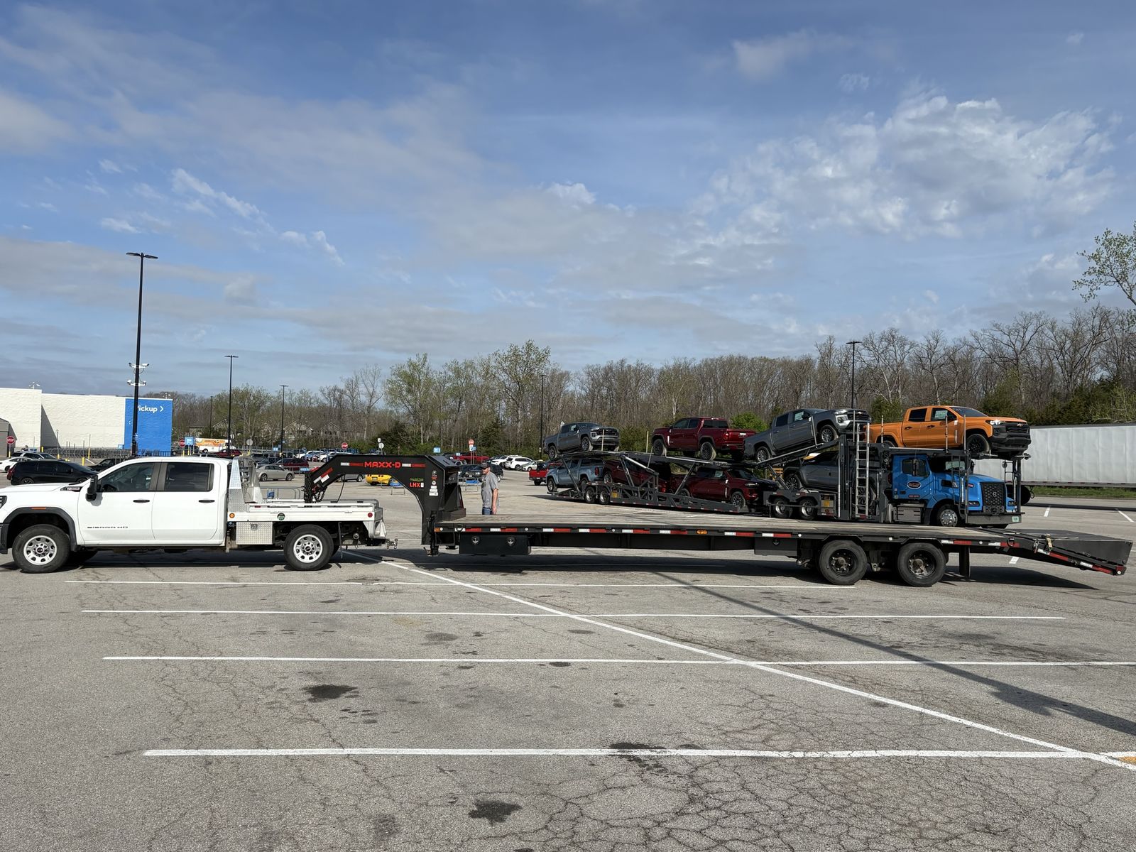 MAXX-D LHX Gooseneck Trailer - Heavy Duty, Used in Great Condition