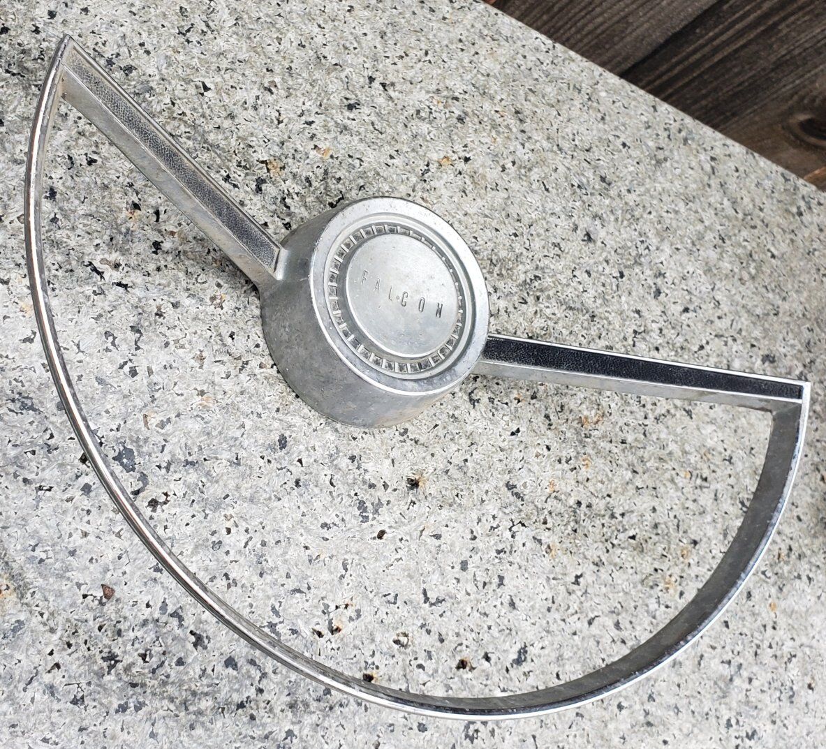 VINTAGE ANTIQUE FORD FALCON HORNRING OEM RESTORE C