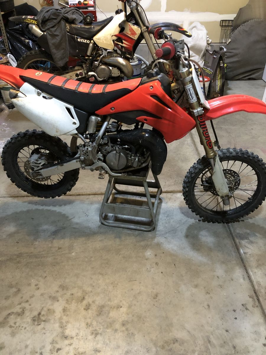 2005 cr85