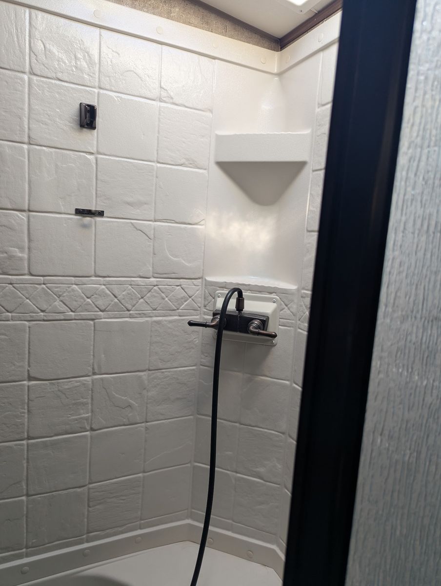 Main image 4