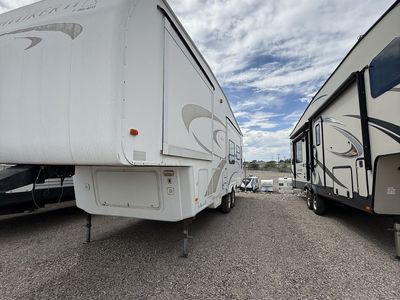 2007 Nuwa Hitchhiker 5th Wheel Travel Trailer - Sleeps 6, AC, Awnings, 2 Slide Outs