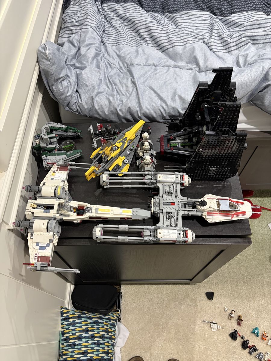 LEGO Star Wars Ships and Minifigures