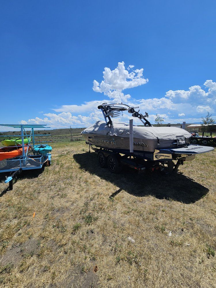 Malibu Wakesetter mxz Ski/Wakeboard Boat