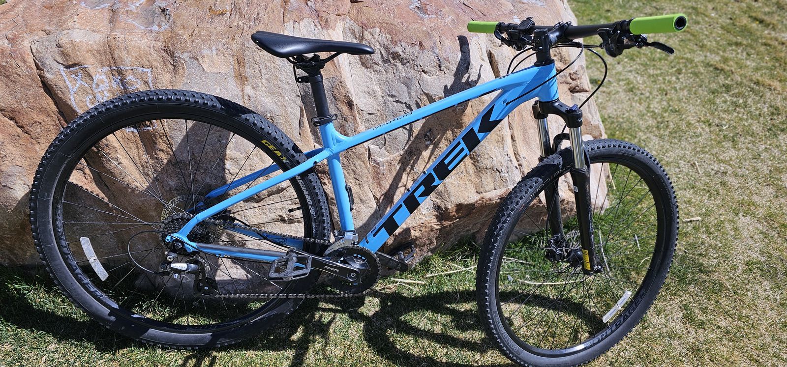 Trek Marlin 5 Mountain Bike - Size Medium - Light Blue (Upgraded Grips)