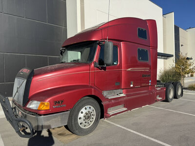 2003 VOLVO VNL