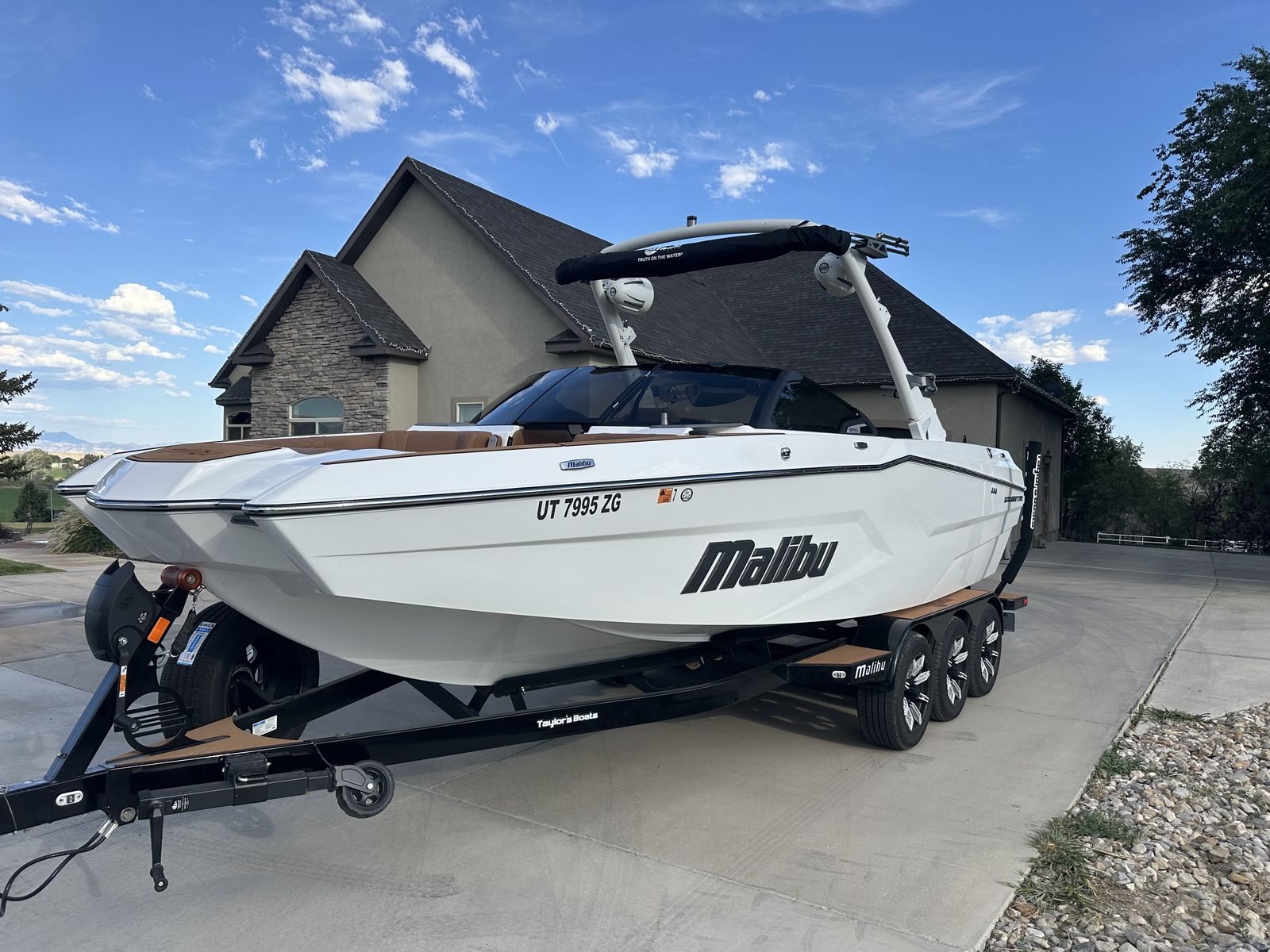 2025 Malibu Wakesetter 24 MXZ – Monsoon LT4 – Only 40 Hours