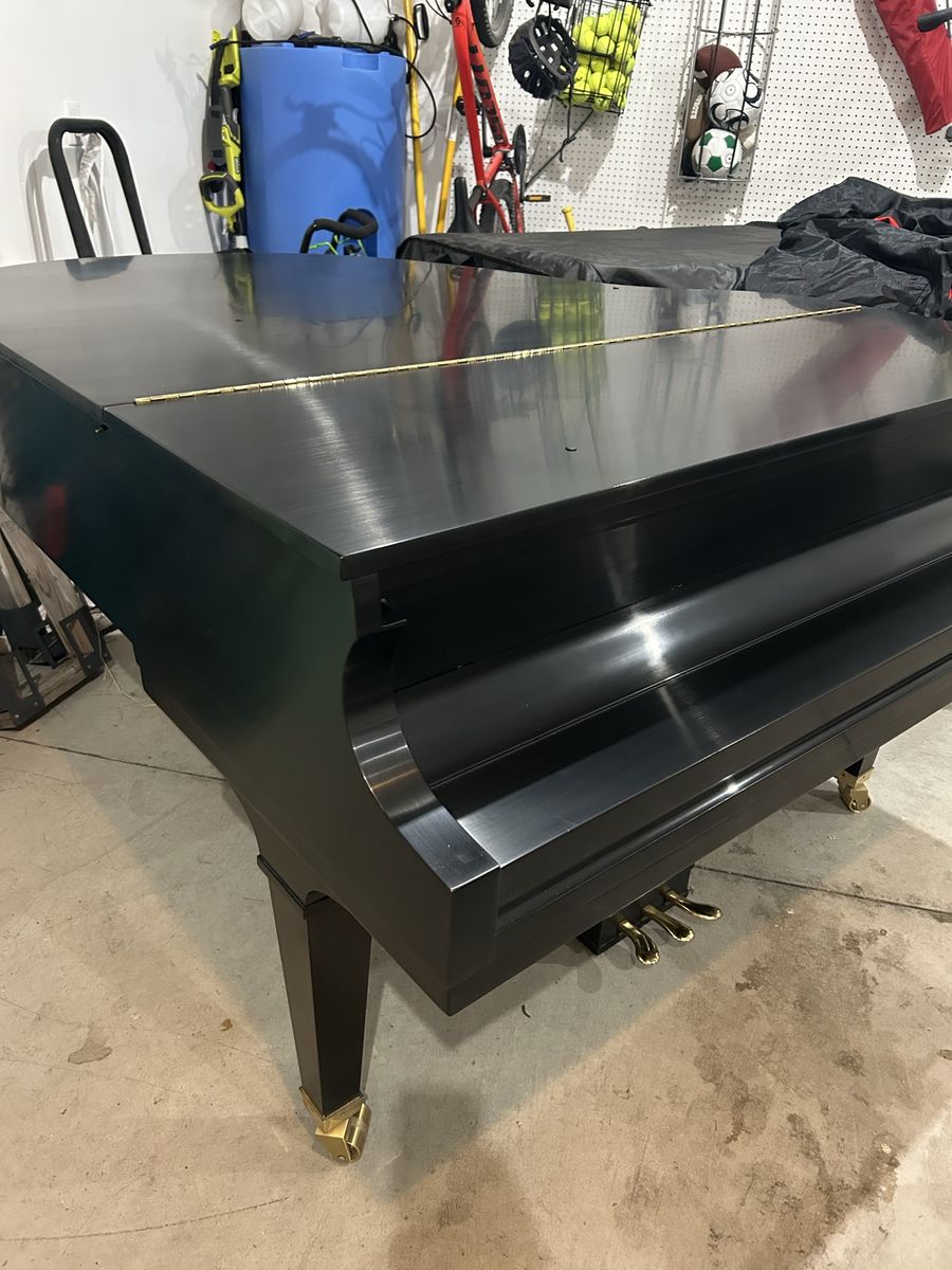 Main image 6