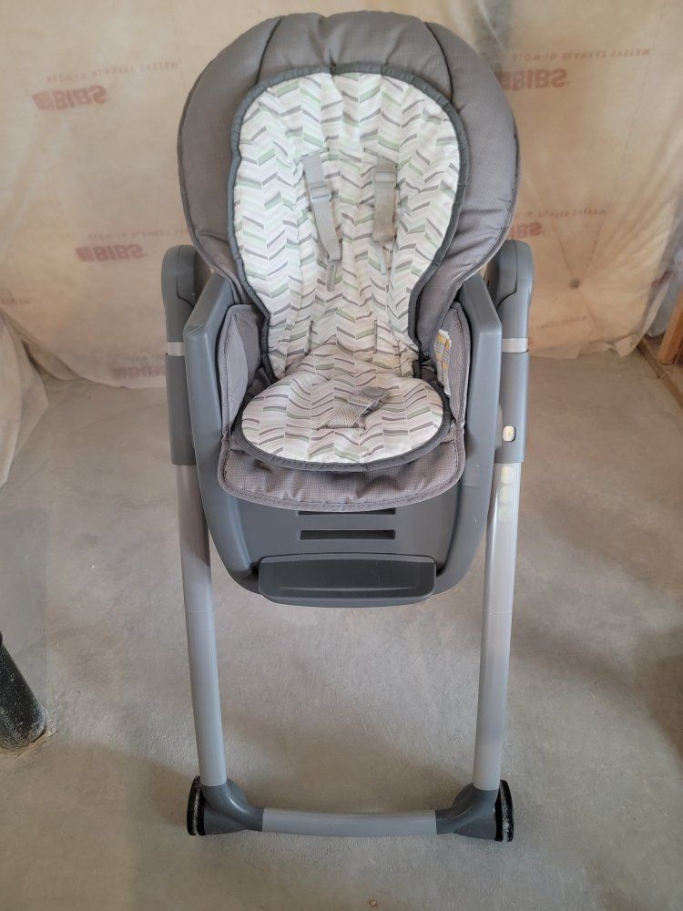 Graco table 2 table High Chair & Booster Seat