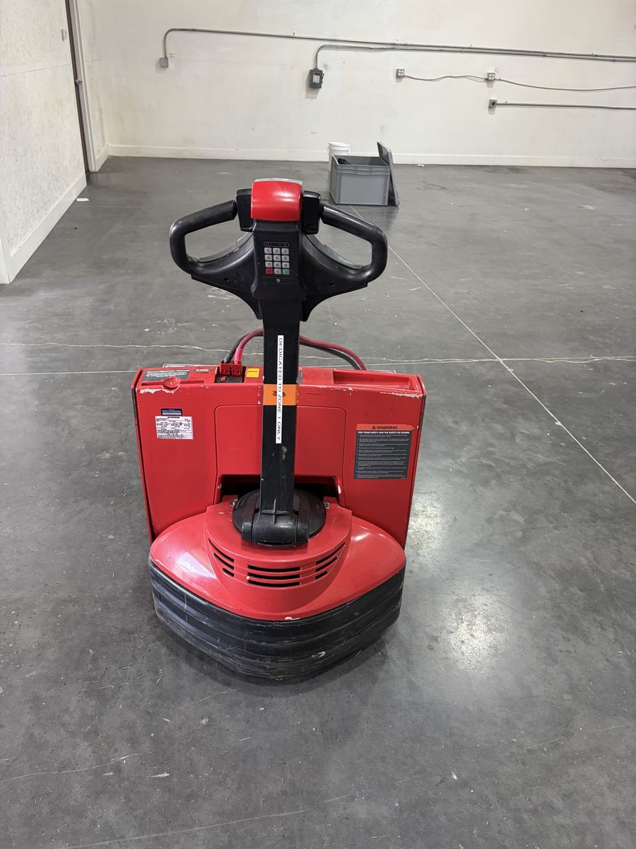 Raymond Electric Pallet Jack Industrial Warehouse Lift Truck