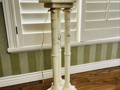 ITALIAN ALABASTER PEDESTAL STAND EXCELLENT CONDITION