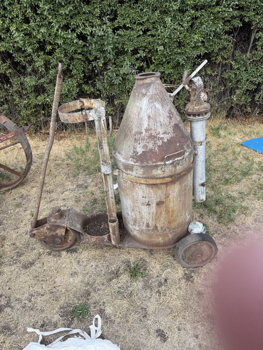 Vintage Smith's Type D Portable Acetylene Generator - Cool Industrial Decor / Antique