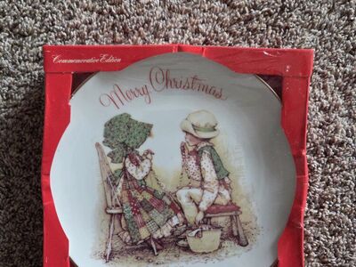 Holly Hobbie Christmas Collector Plate 1979