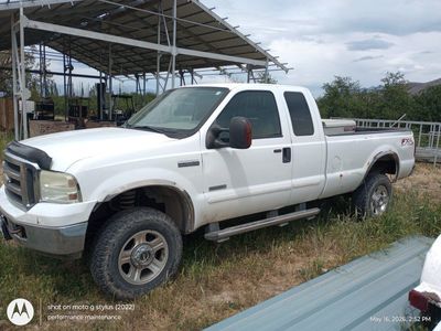 2005 Ford F-350 Super Duty Lariat