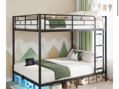 Black metal Full bunk bed w/ mattresses and toppers