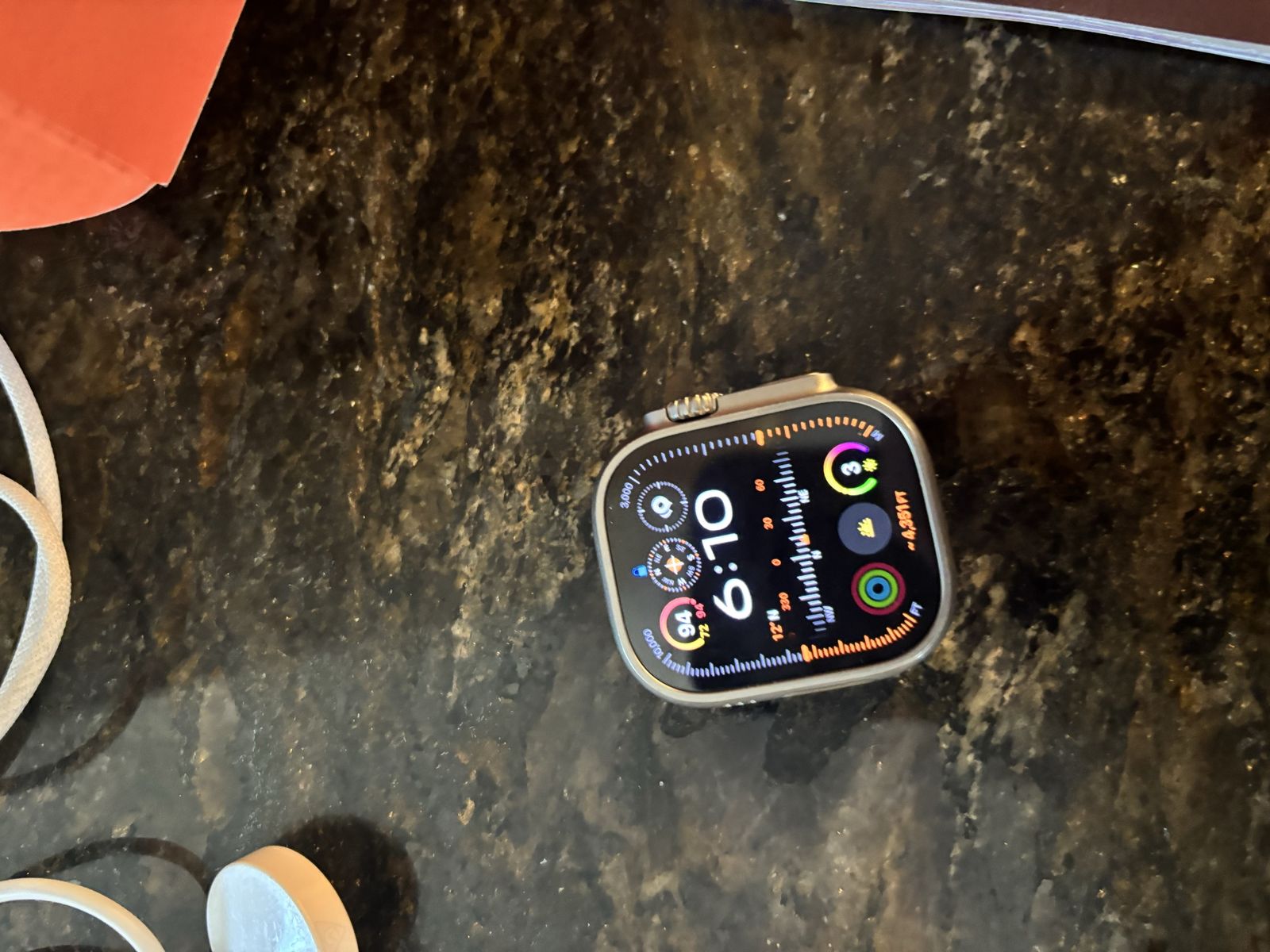 Apple Watch Ultra 49mm Titanium Case GPS + Cellular, Sapphire Crystal