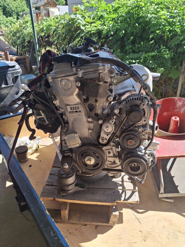 Toyota 2.7 engine and transmission