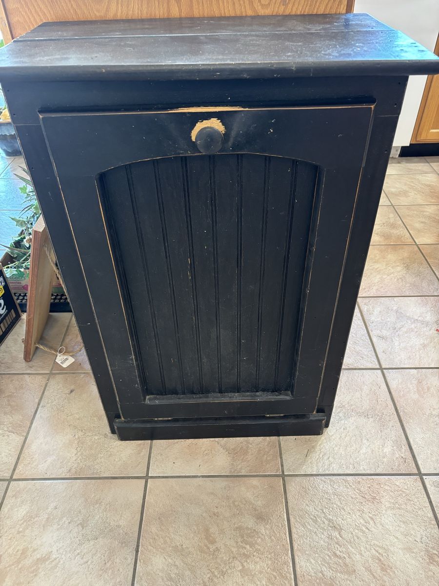 Garbage can