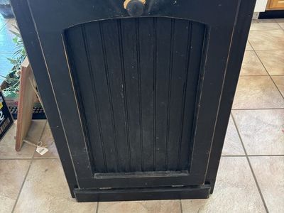 Garbage can