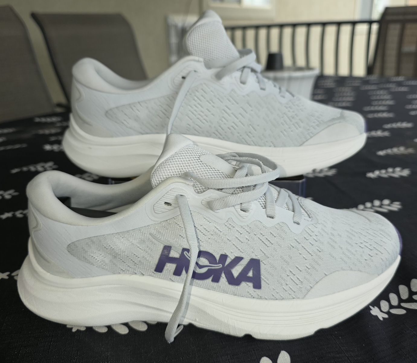 Hoka Women's Solimar 2 Silver Running Shoes - Size 7.5 - Excellent Condition