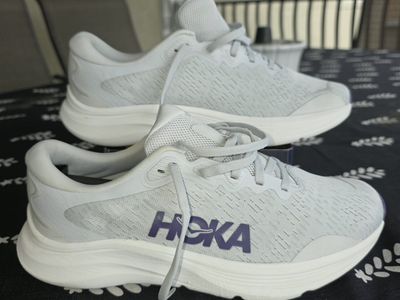 Hoka Women's Solimar 2 Silver Running Shoes - Size 7.5 - Excellent Condition