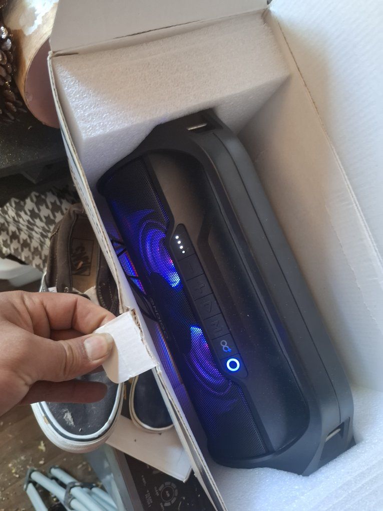 Ondigo Blast Wireless Speaker Bluetooth 5.0 Portable Rechargeable USB/Micro SD Black
