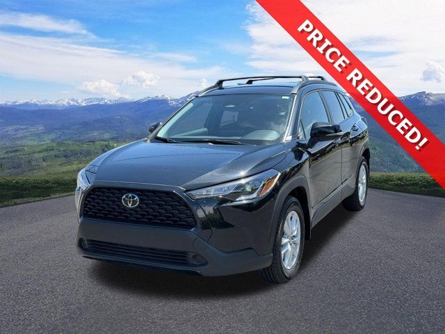 2024 Toyota Corolla Cross LE