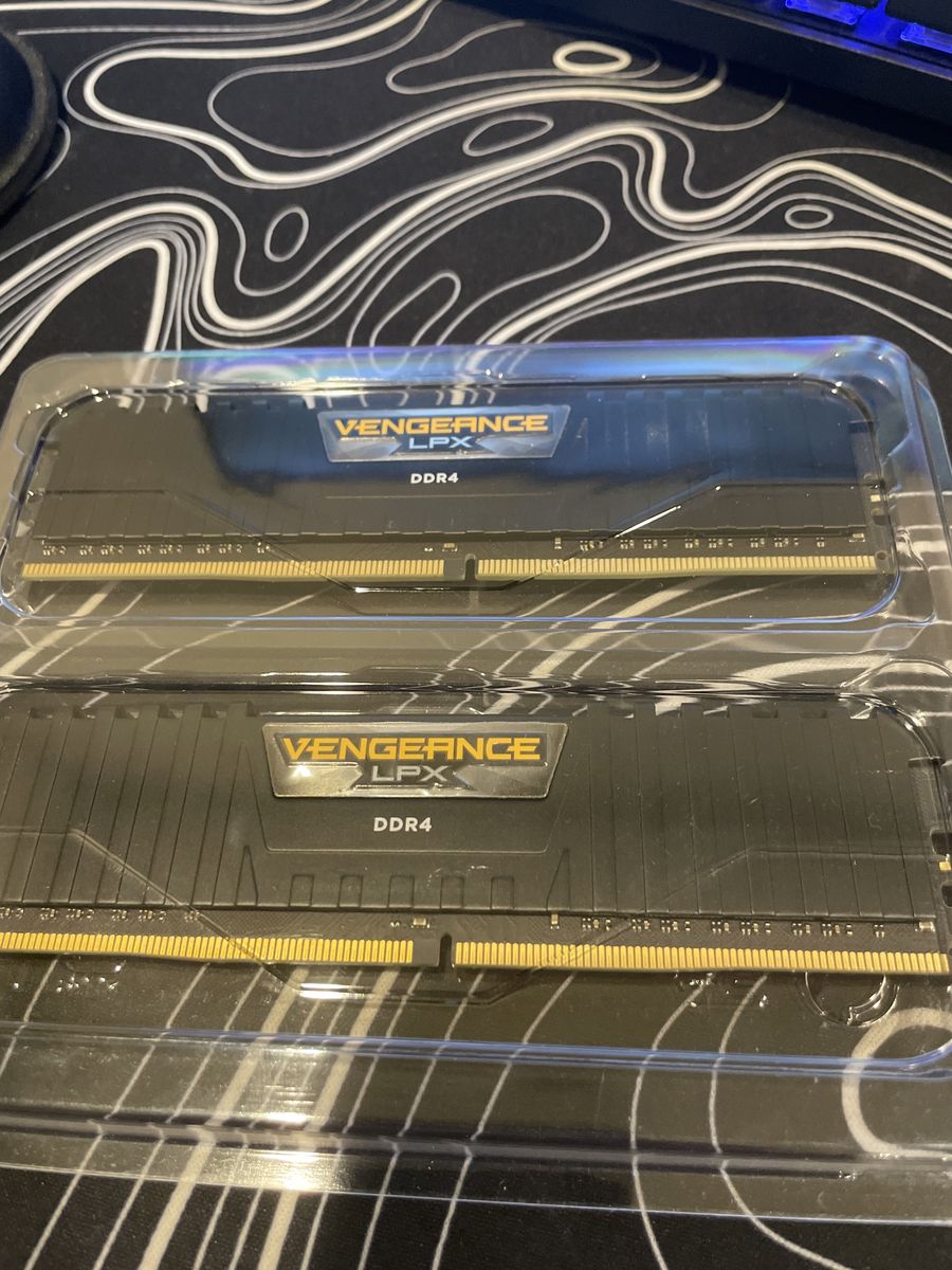 Corsair Vengence LPX 16 GB (2 x 8GB) DDR4-3200 CL 16 Memory