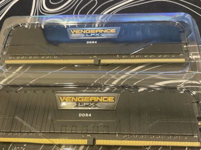 Corsair Vengence LPX 16 GB (2 x 8GB) DDR4-3200 CL 16 Memory