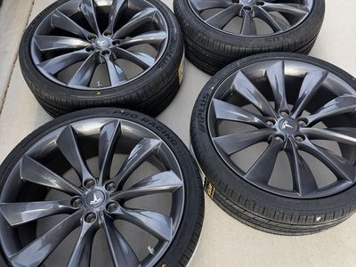 Tesla Model S 21" Wheels & Tires 245/35r21