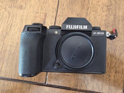Fujifilm X-S10 Body only