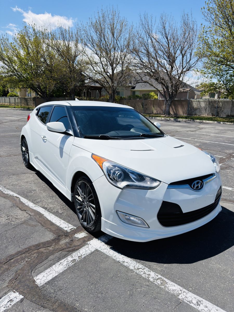 2013 HYUNDAI VELOSTER Value Edition