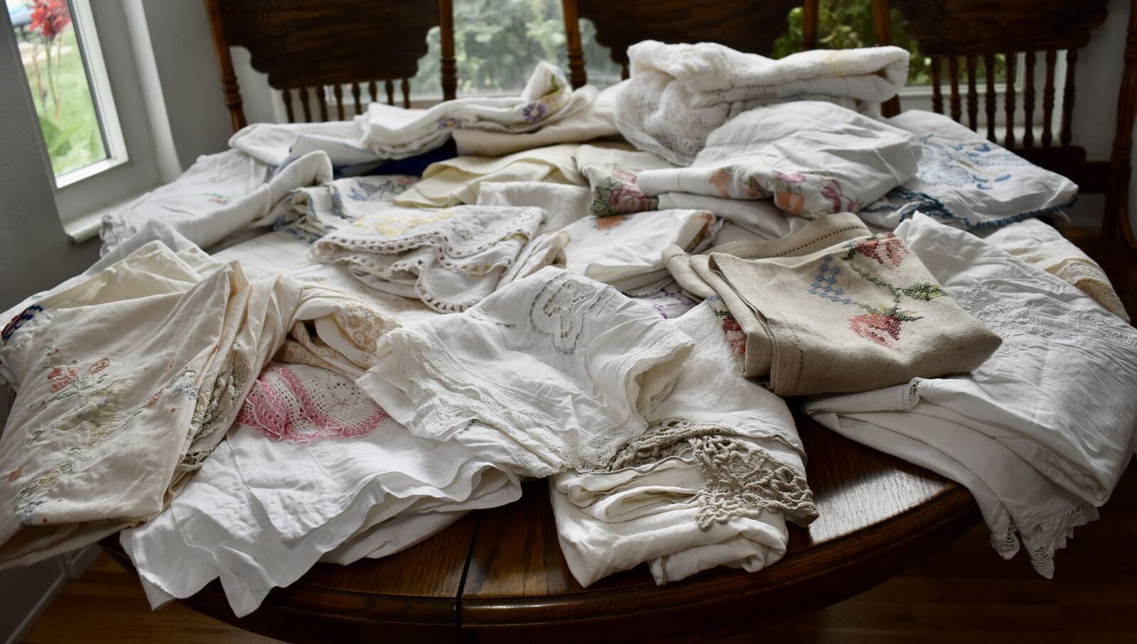 Several Really Pretty Antique / Vintage Table Cloth Linens In Several Sizes With Crochet, Embroidery, Hand Applique And More