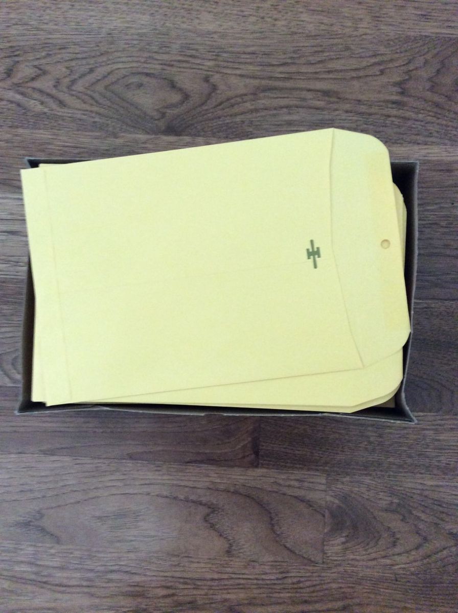 Box of 100 Quill clasp envelopes 9 1/2 x 12 - new never used. 