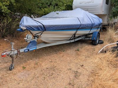 Bayliner Capri TEXT FOR PICS