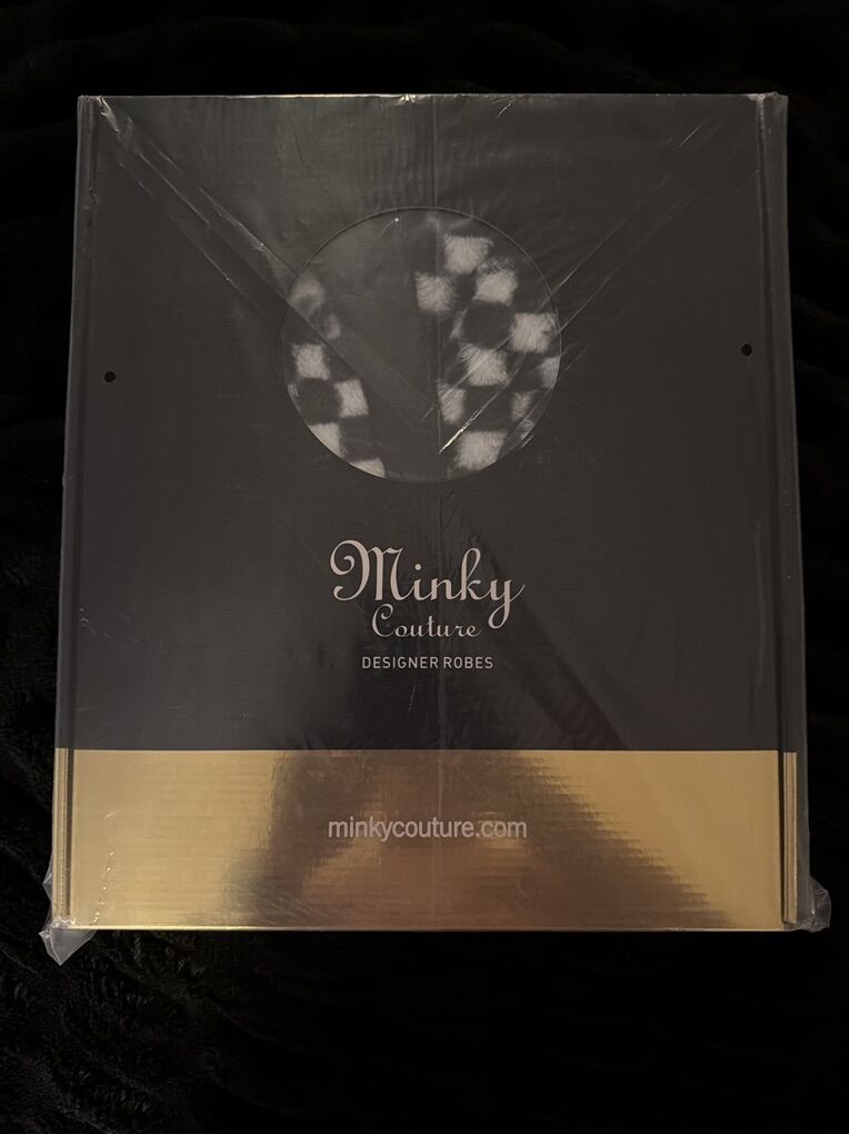 NEW Minky Couture Luxurious Robes NIB