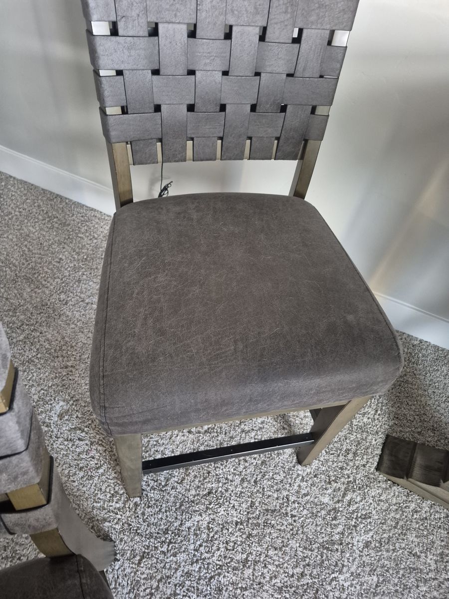 High top table and chair set