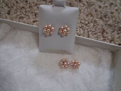 Pearl stud earrings