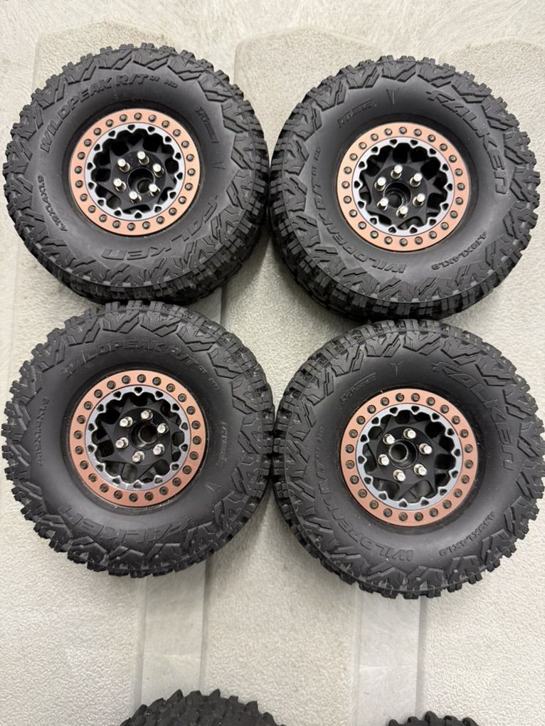 LoadeD Vanquish 1.9 Scale W/ Scale Hardware &Hubs