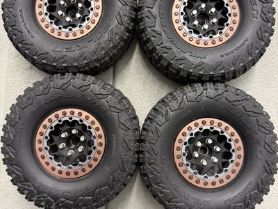 LoadeD Vanquish 1.9 Scale W/ Scale Hardware &Hubs