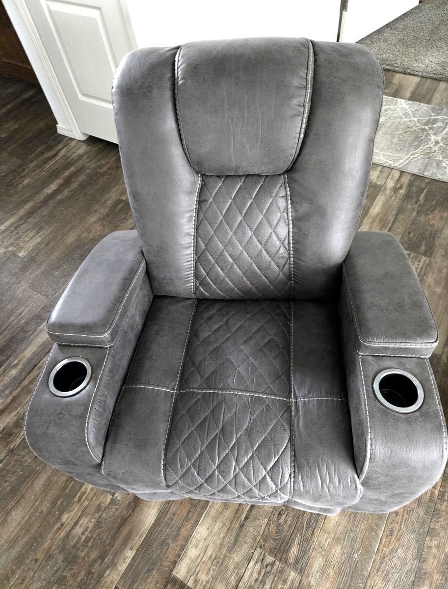 Recliner set
