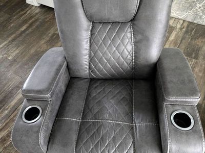 Recliner set