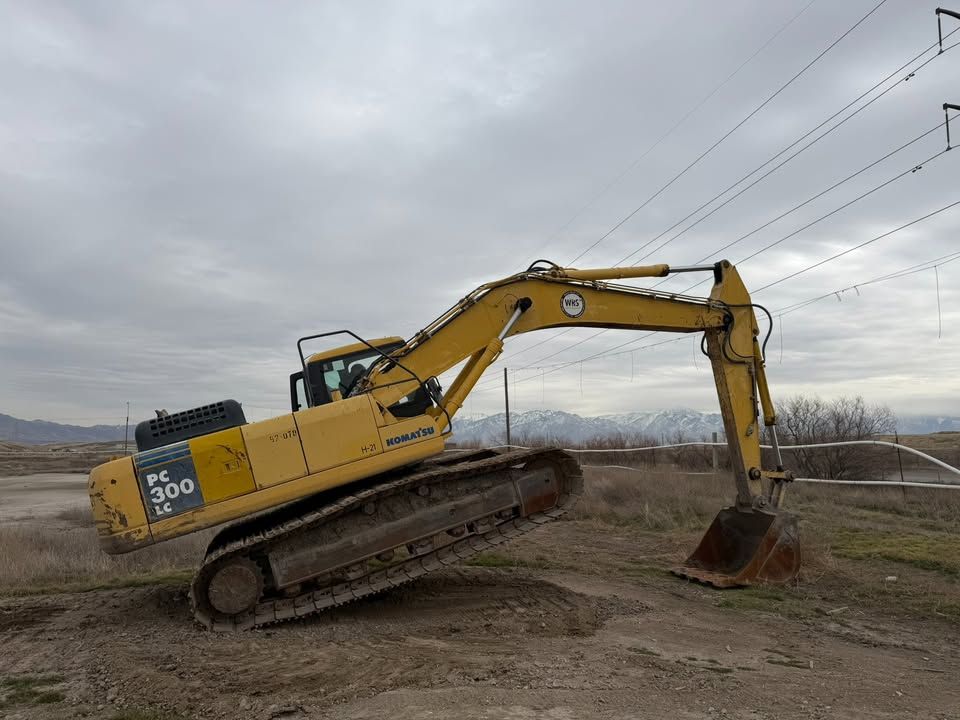 NICE 2004 KOMATSU MODEL PC300LC-7 EXCAVATOR
