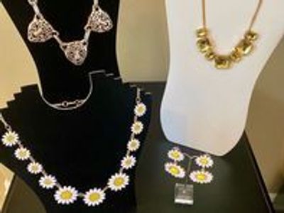 NEW! Assorted Fashion Jewelry Including Daisy Floral Necklace and Matching Earrings - $8-$14 C PIX