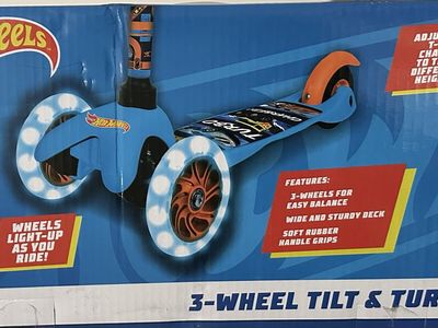 Hot Wheels 3 Wheel Kids Scooter