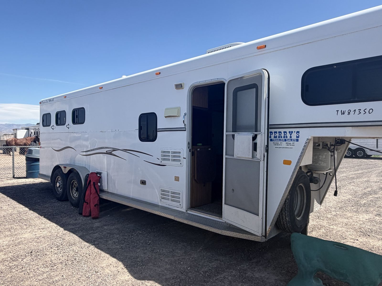 2007 Trails West 3 horse LQ