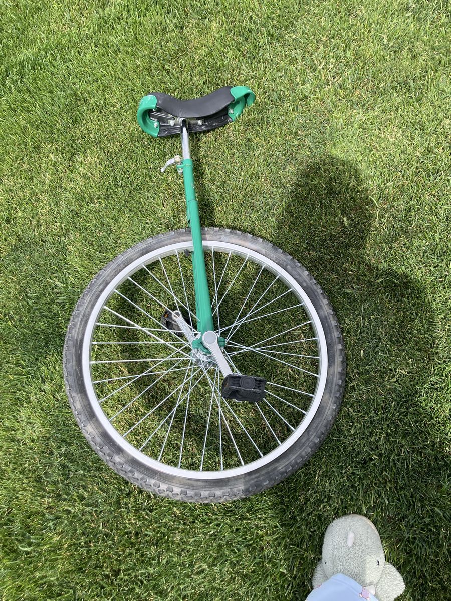 Green Unicycle with Black Seat and 20-inch Wheel