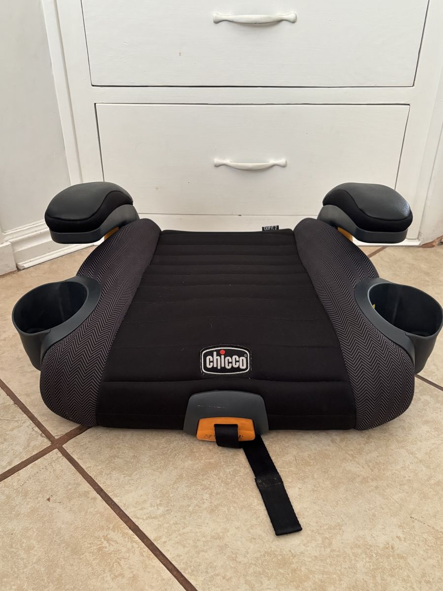 Chicco Backless Booster Car Seat