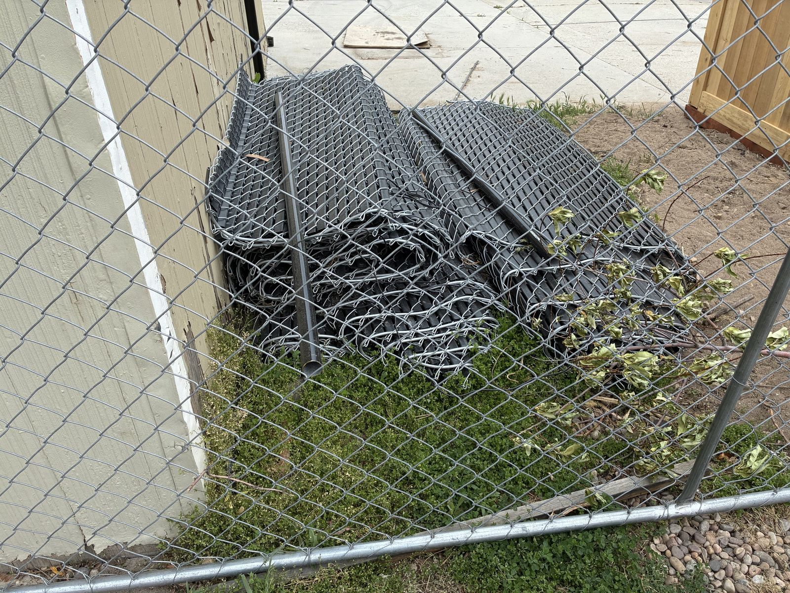 Black chain link privacy fence