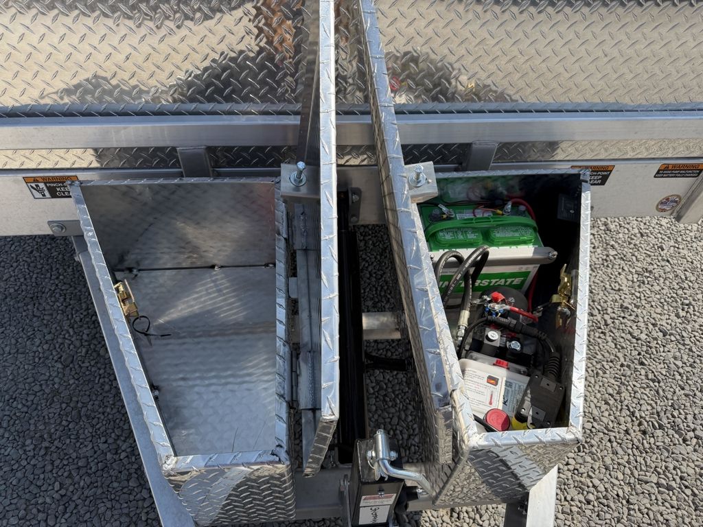 Main image 6