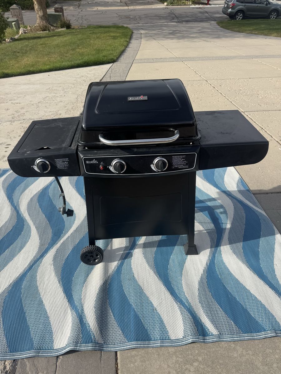Charbroil 2-Burner Grill with Side Burner Propane